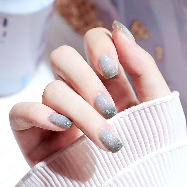 Pretty Thermal Temperature Color Changing Nail Polish