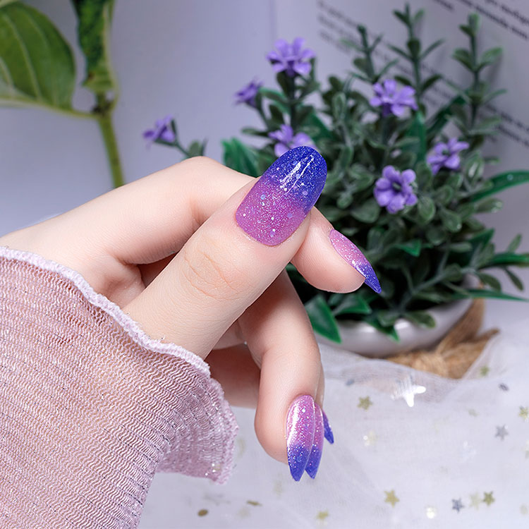 Pretty Thermal Temperature Color Changing Nail Polish