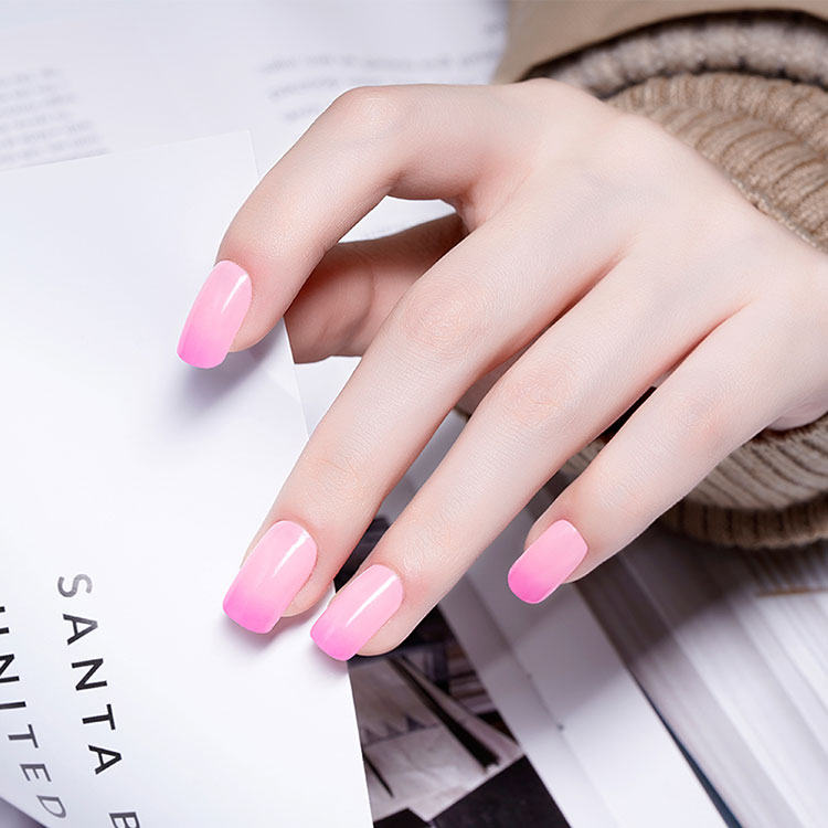 Pretty Thermal Temperature Color Changing Nail Polish